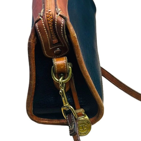 Vintage 90s Dooney and Bourke leather crossbody bag Made In USA - Picture 3 of 10